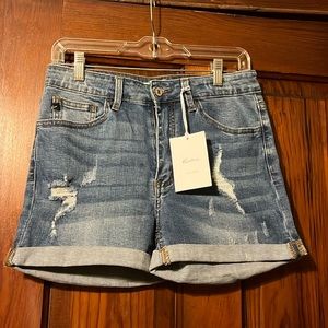 NWT!!! Womens Kancan shorts.    Size 9/28.